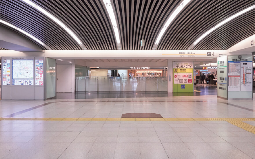 なんば駅2F中央口キャンペーンコーナ−